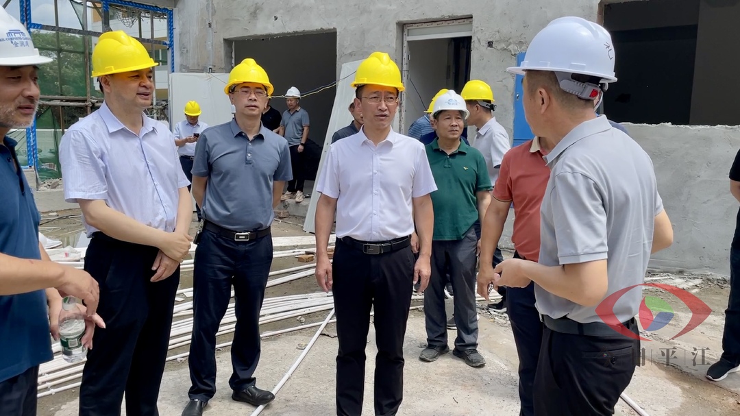 彭方建率队踏勘城区部分改扩建、新建学校项目