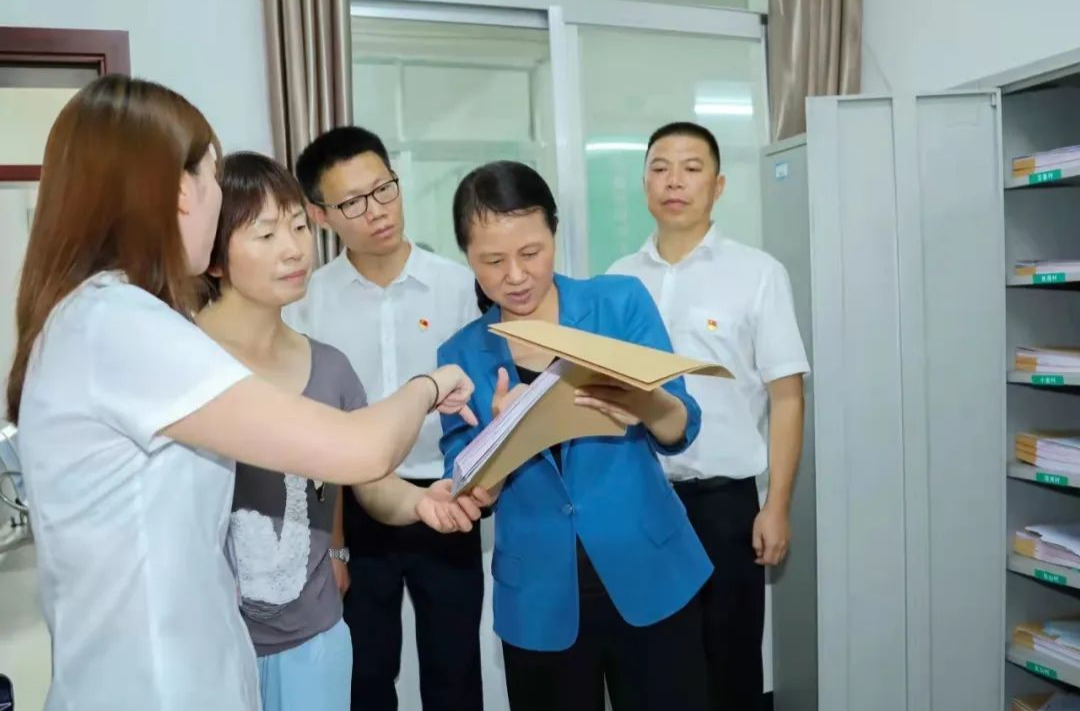 省财政厅调研组来我县调研