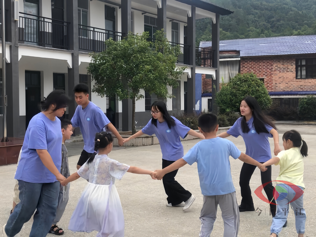 财政金融学院学子到平江开展暑期“三下乡”志愿服务活动