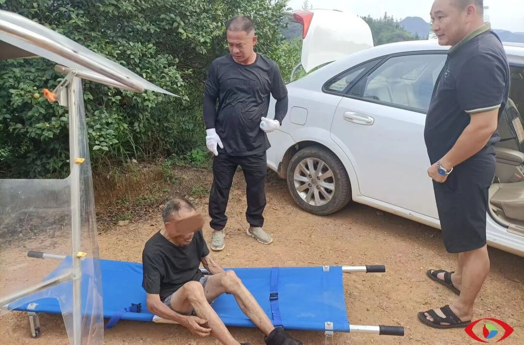 34小时紧急搜救，发生在公平村的这一幕好感人