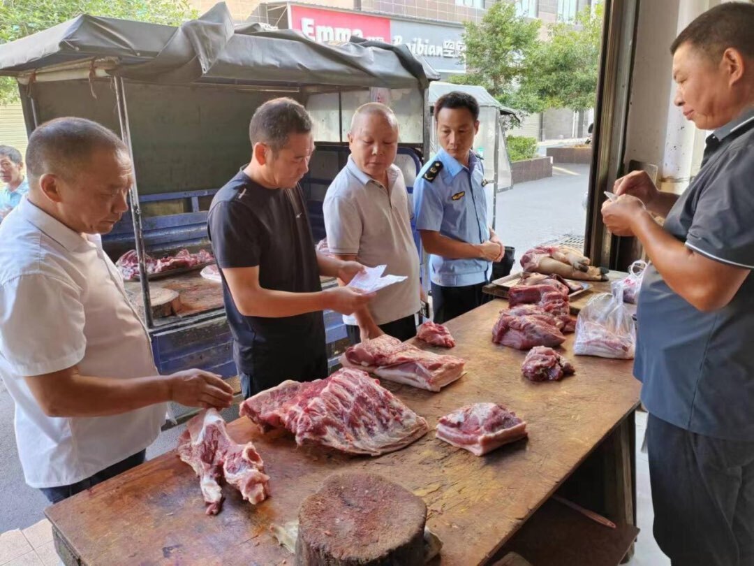 梅仙镇开展“白板肉”集中整治行动