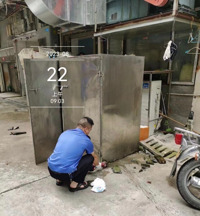 南江镇：饭店私设垃圾点，拆！
