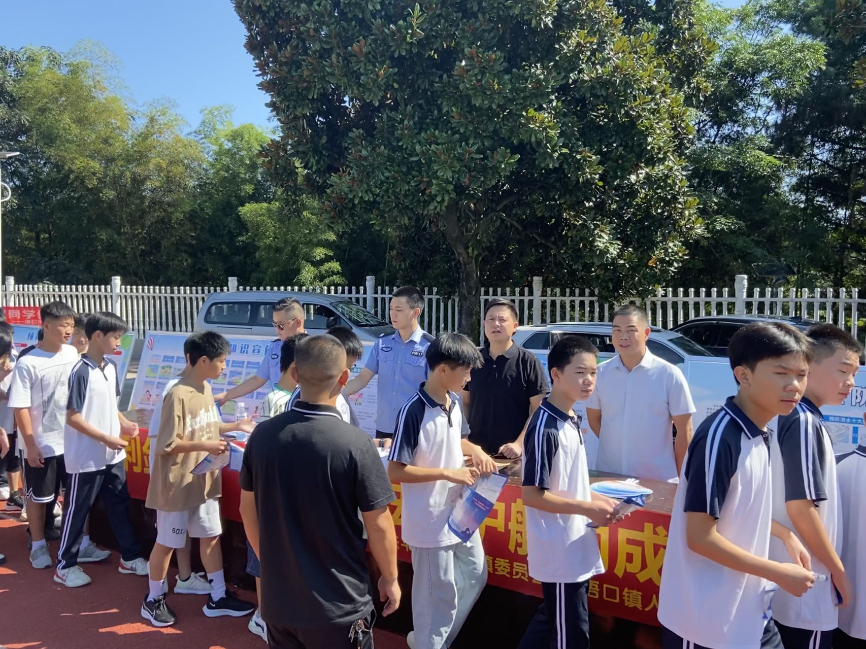 浯口镇：利剑护蕾进校园  呵护少年促成长