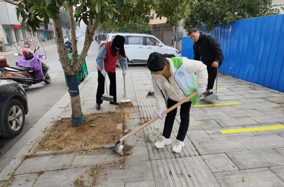 余坪镇：共创宜居环境  共建美丽乡村