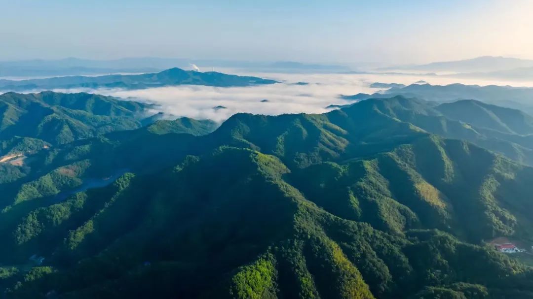 福寿山镇 /胡望龙摄▲黛屏源村 /胡望龙摄▲汉昌街道大仙山风景区