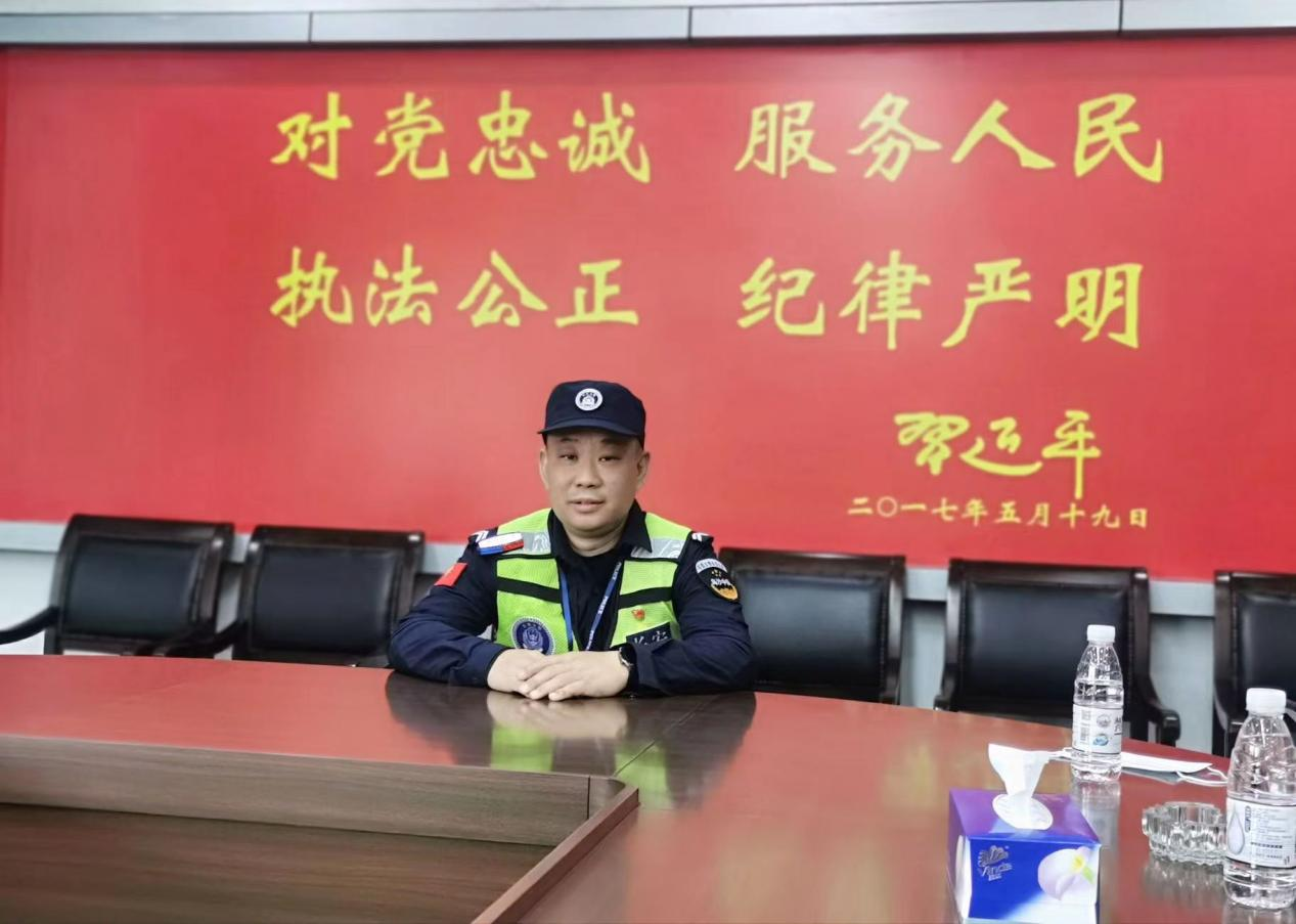 【讲身边故事 学身边榜样】弘扬奉献精神 做新时代优秀党员