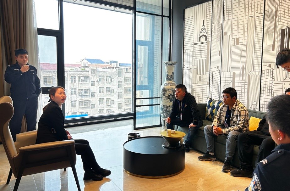 聚力成剑，守护花蕾丨南江镇开展宾馆酒店突击检查行动