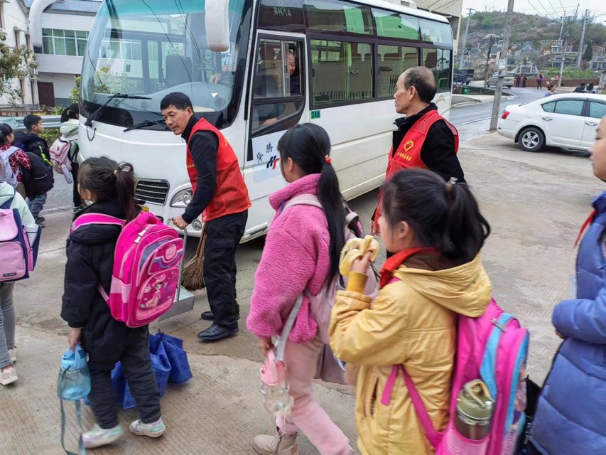 安定镇：学思践悟党的二十大 当好志愿服务“排头兵”