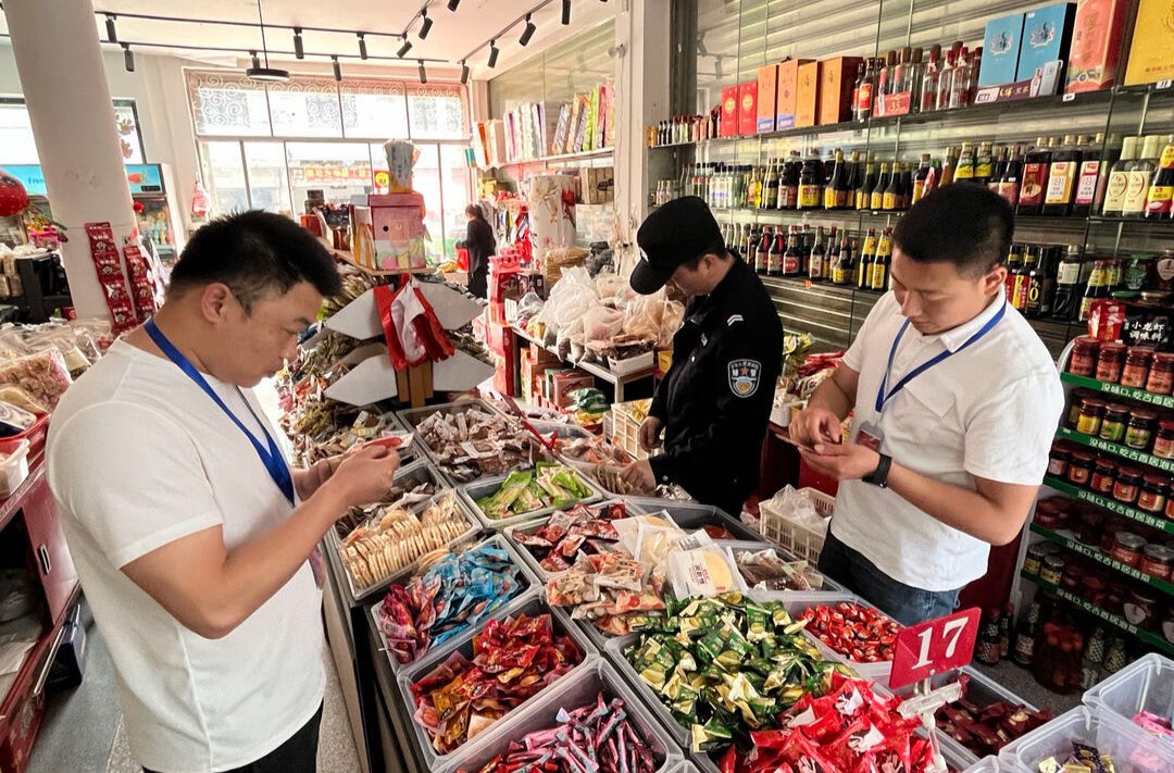净环境 护成长 | 板江乡开展校园周边食品安全检查