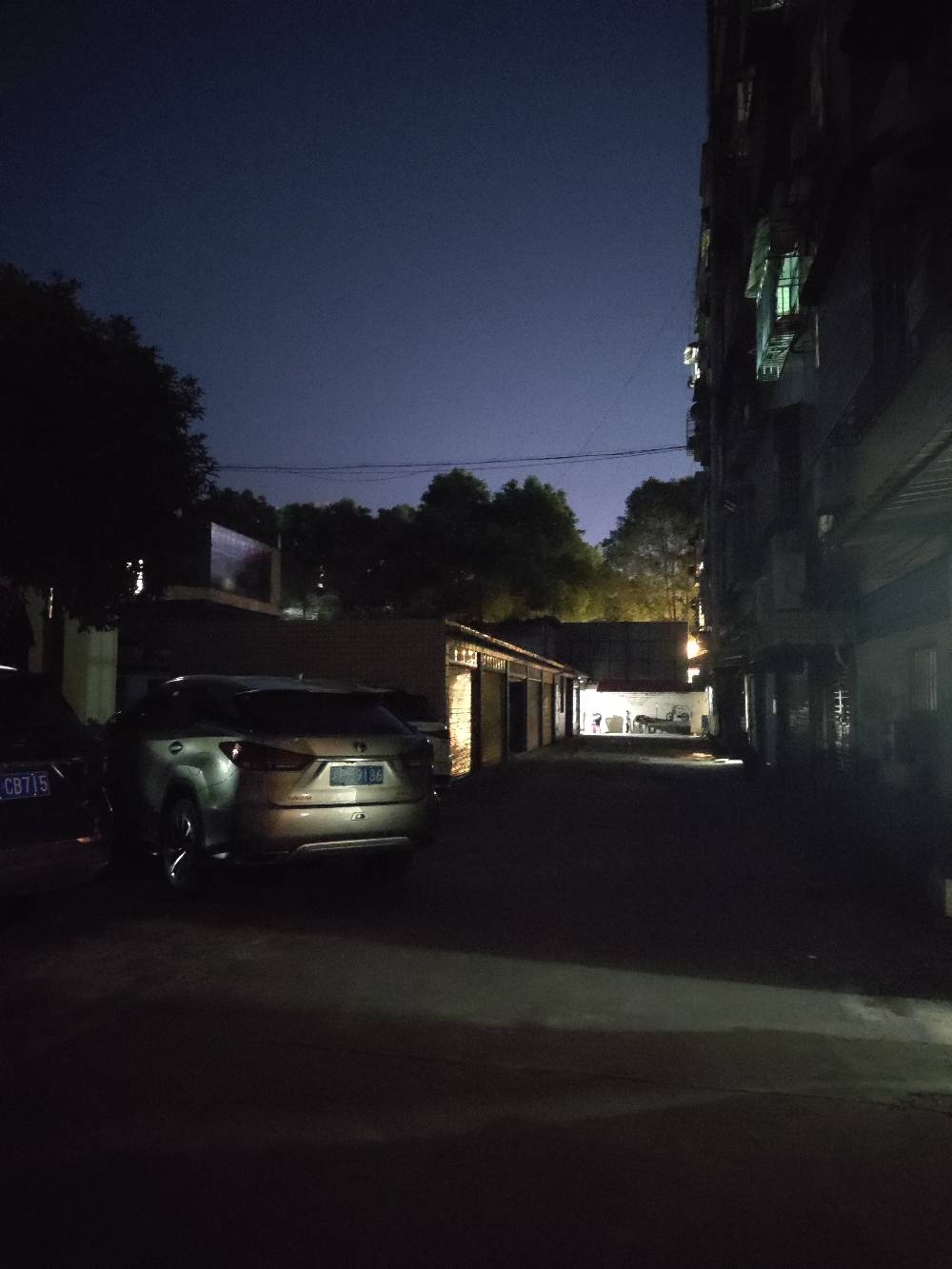 白龙庙前面路灯不亮