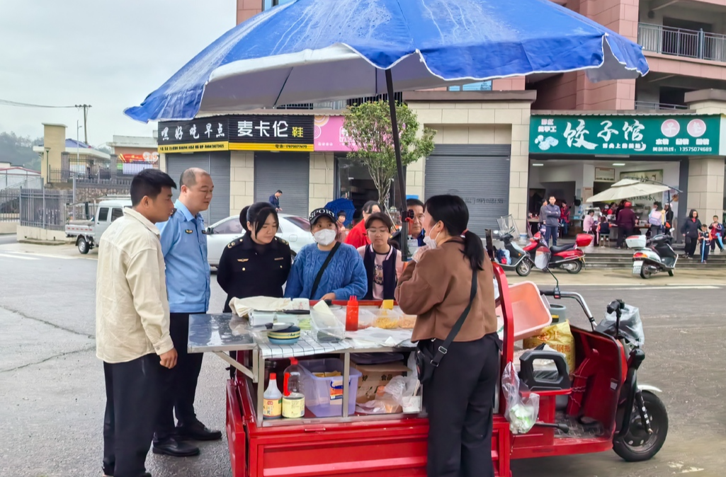 【奋进龙门 实干2024】加强食品检查，守护“舌尖安全”