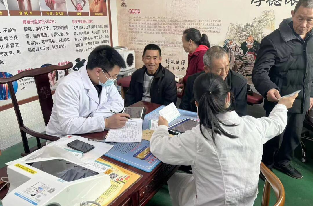 关爱老人送健康，用心托举“夕阳红”丨大洲乡开展免费健康体检活动
