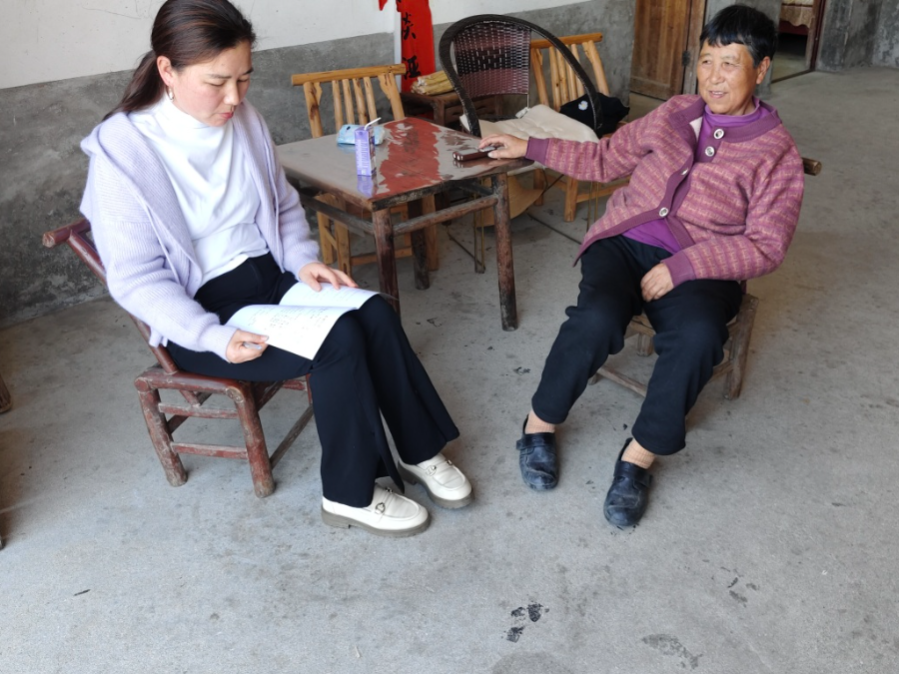 【四色党建·争当红色先锋】“外来媳妇”当起了村干部，为毛遂自荐的她点赞！