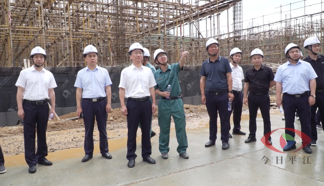 彭方建踏勘調(diào)研平江縣垃圾焚燒發(fā)電廠項(xiàng)目