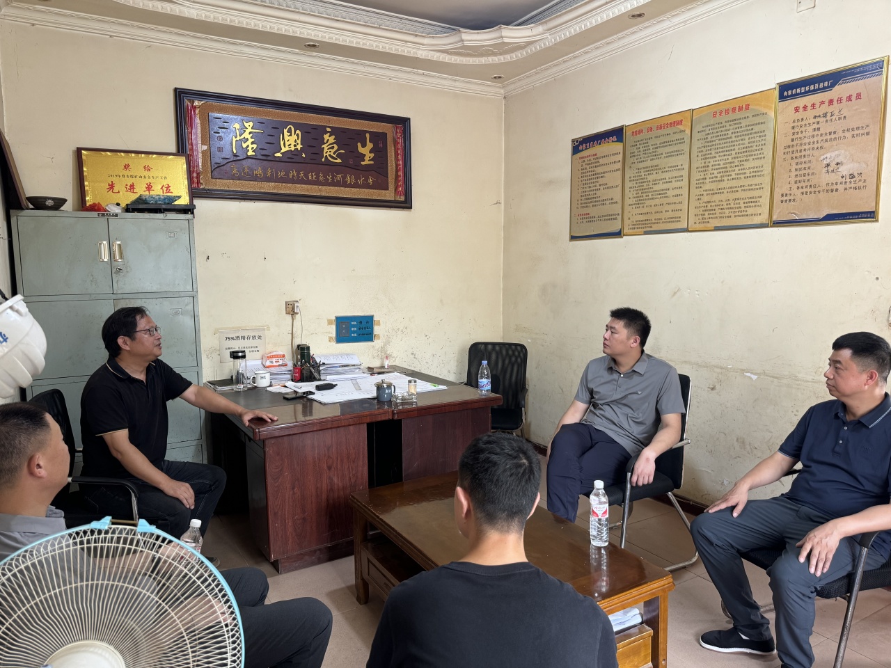 访企业，下现场，听诉求，解难题——向家镇全力优化营商环境促进民营经济高质量发展
