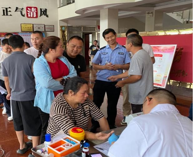 【奋进龙门 实干2024】热血汇聚！致敬每一位伸出手臂的你！