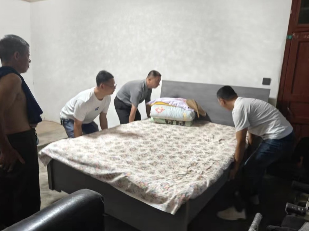 向家镇：“三长”合力，共筑防汛“红色堤坝”