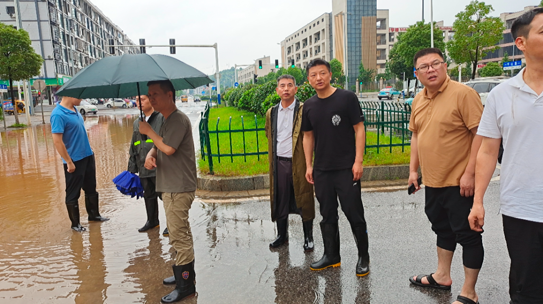 时刻绷紧“防汛弦”，奋力守好“安全线”｜平江县住建局积极全力做好防汛工作