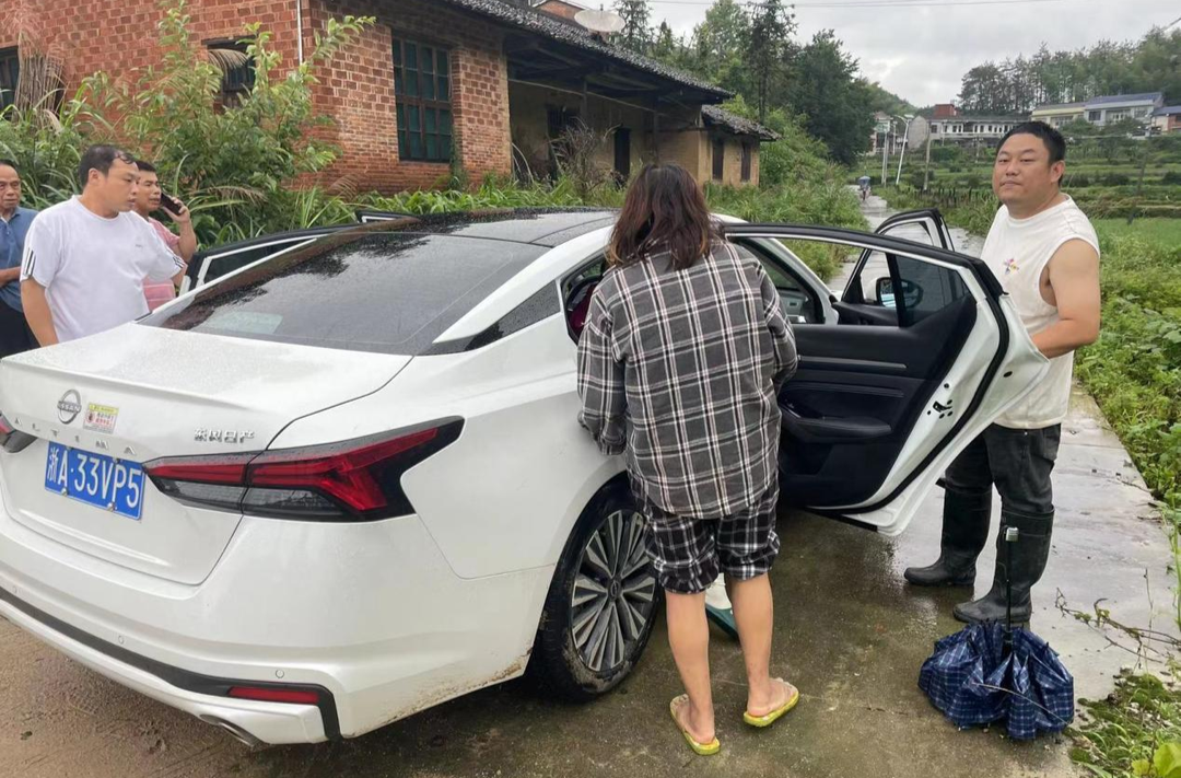 虹桥镇：一场暖心接力，为27名受灾群众撑起一个“临时的家”
