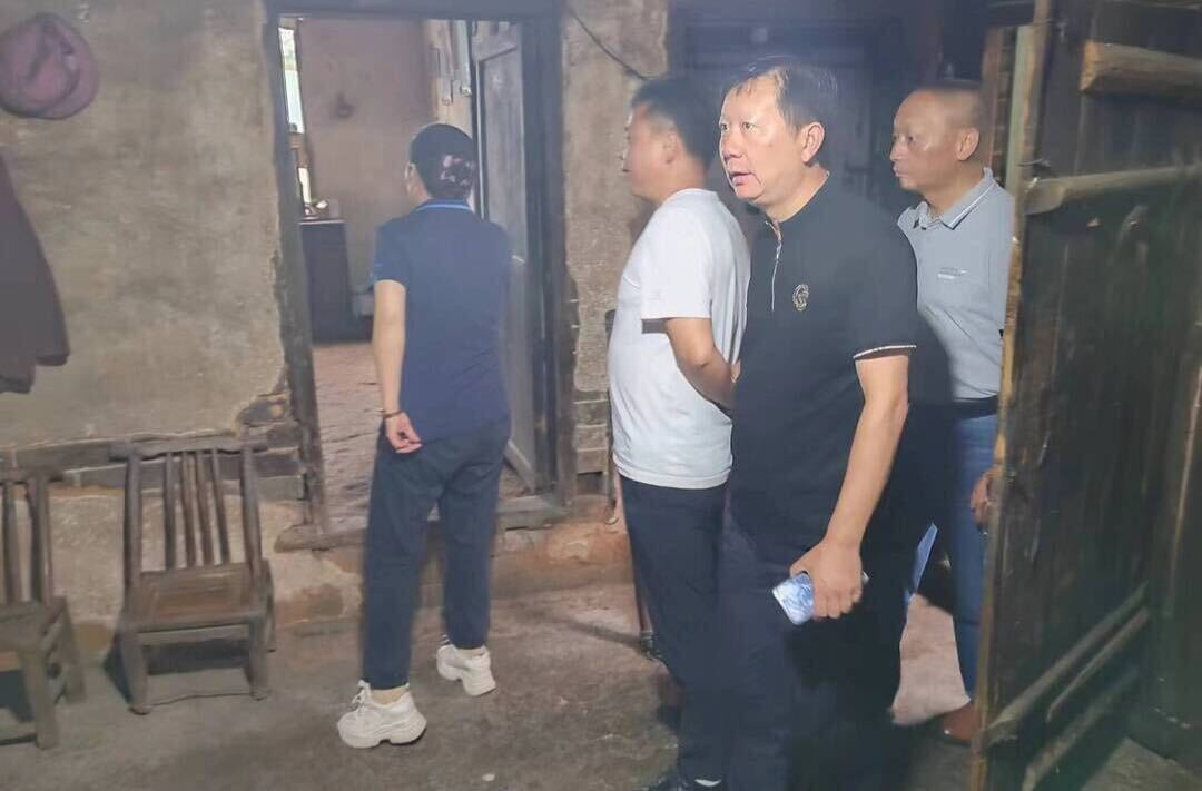闻“汛”而动 全力以赴！板江乡党员干部积极投入防汛抢险工作