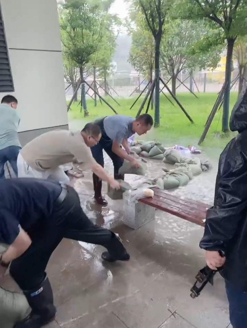 陈宋春：防汛救灾先锋模范 洪水中的坚定守卫者