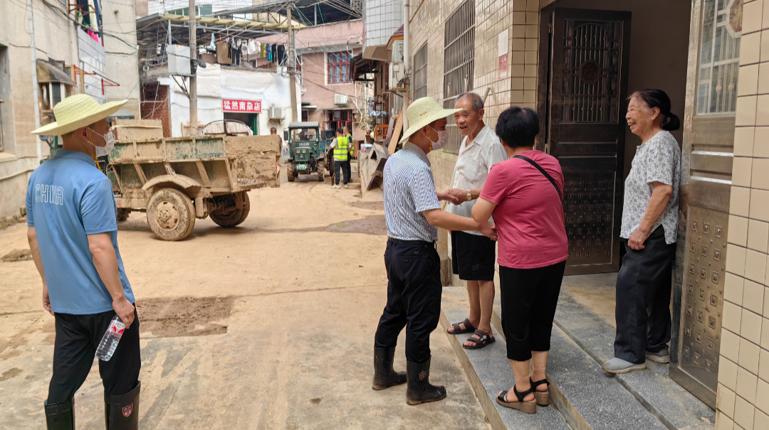 党员干部齐发力，重现家园“新容颜”｜平江县住建局心系群众显真情