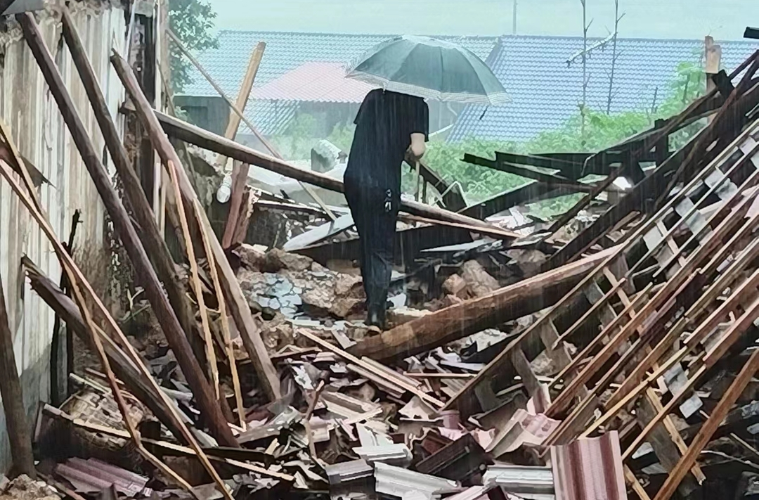 【三市镇防汛救灾系列报道十三】洪流中的坚守与温情：淡江村支部书记朱颖达与“居民食堂”的徐常清