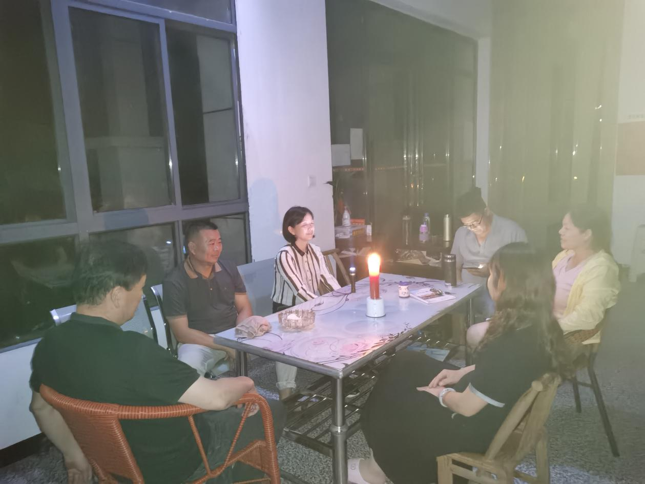 时刻绷紧“防汛弦”  奋力守好“安全线” ---花园村党支部全力以赴抗洪救灾