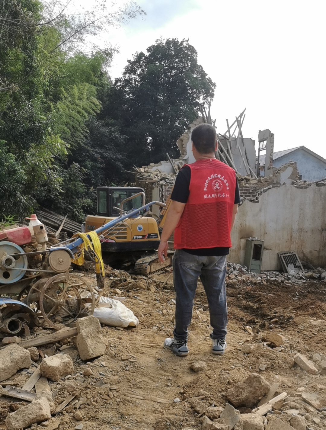 夏夜洪水退，抢修、清淤忙 ——长寿镇九岭村投身灾后恢复重建侧记