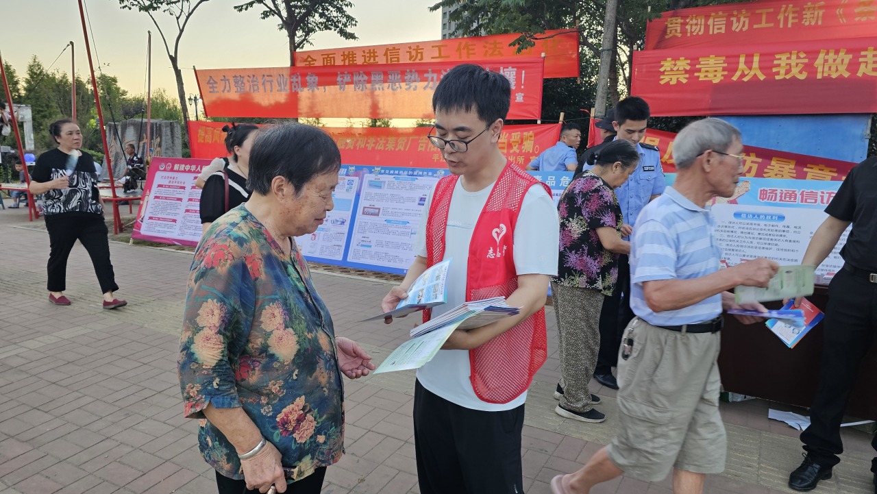长寿镇：禁毒宣传进广场，拒毒、防毒入人心