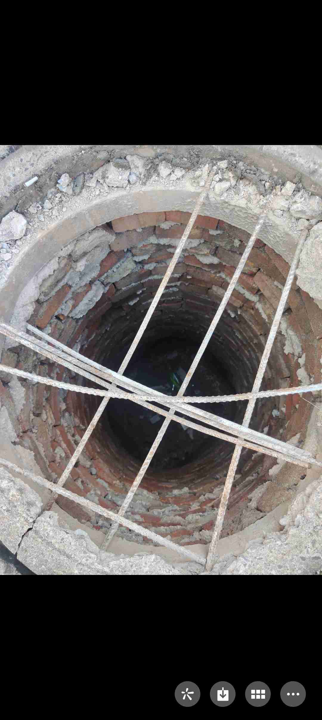 井盖破损损坏