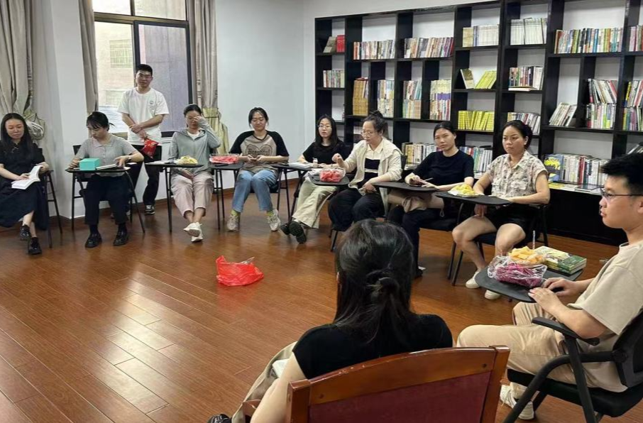 让留守儿童的暑期阅读不“孤读” ——加义镇“共读一本书”志愿者服务活动纪实