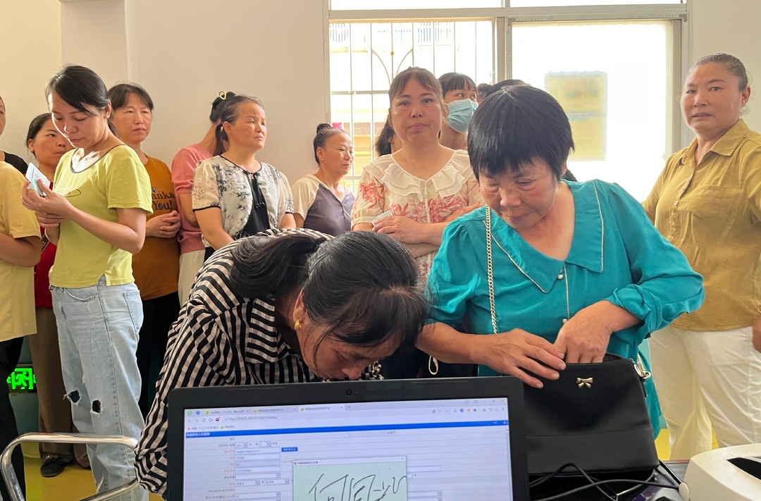 三市镇开展适龄妇女“两癌”免费筛查工作