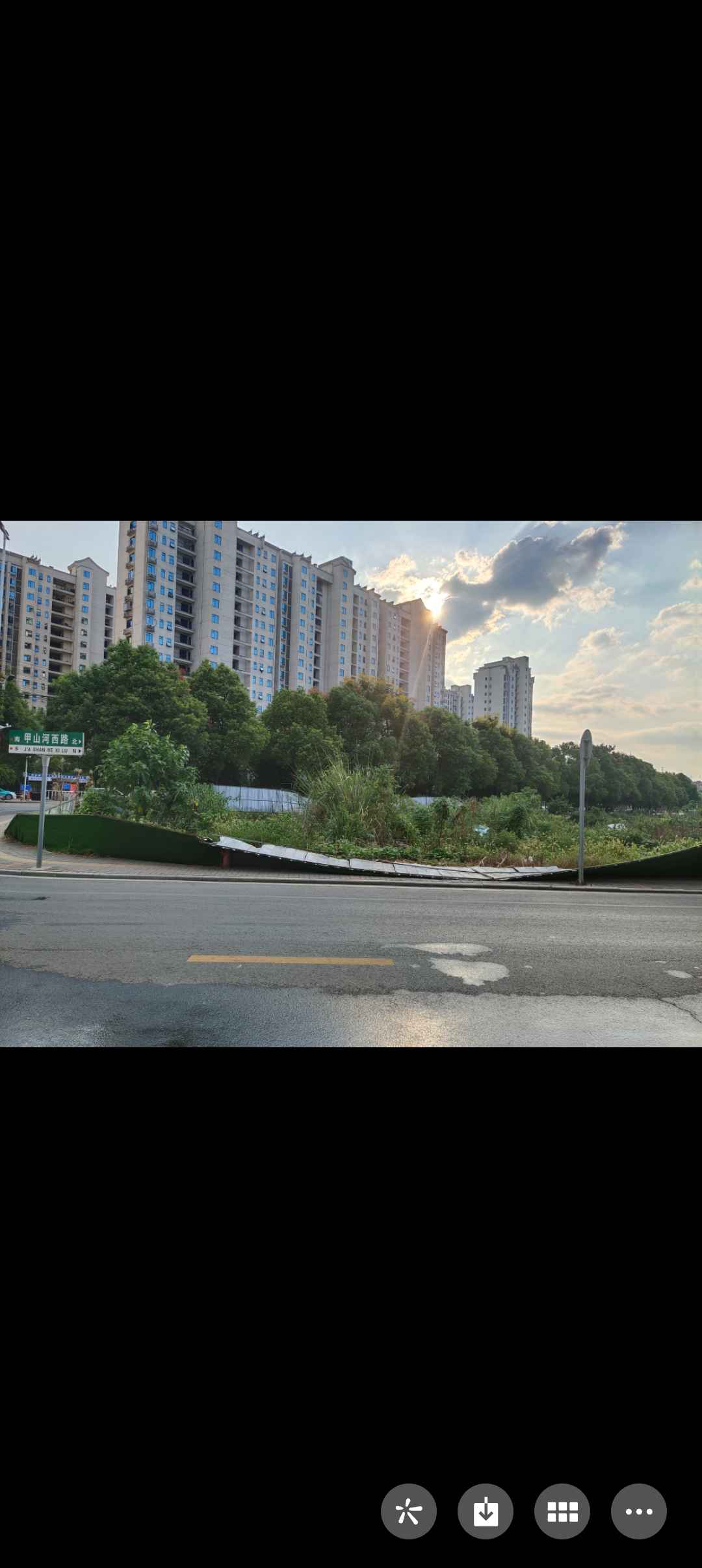 围挡破损倒塌