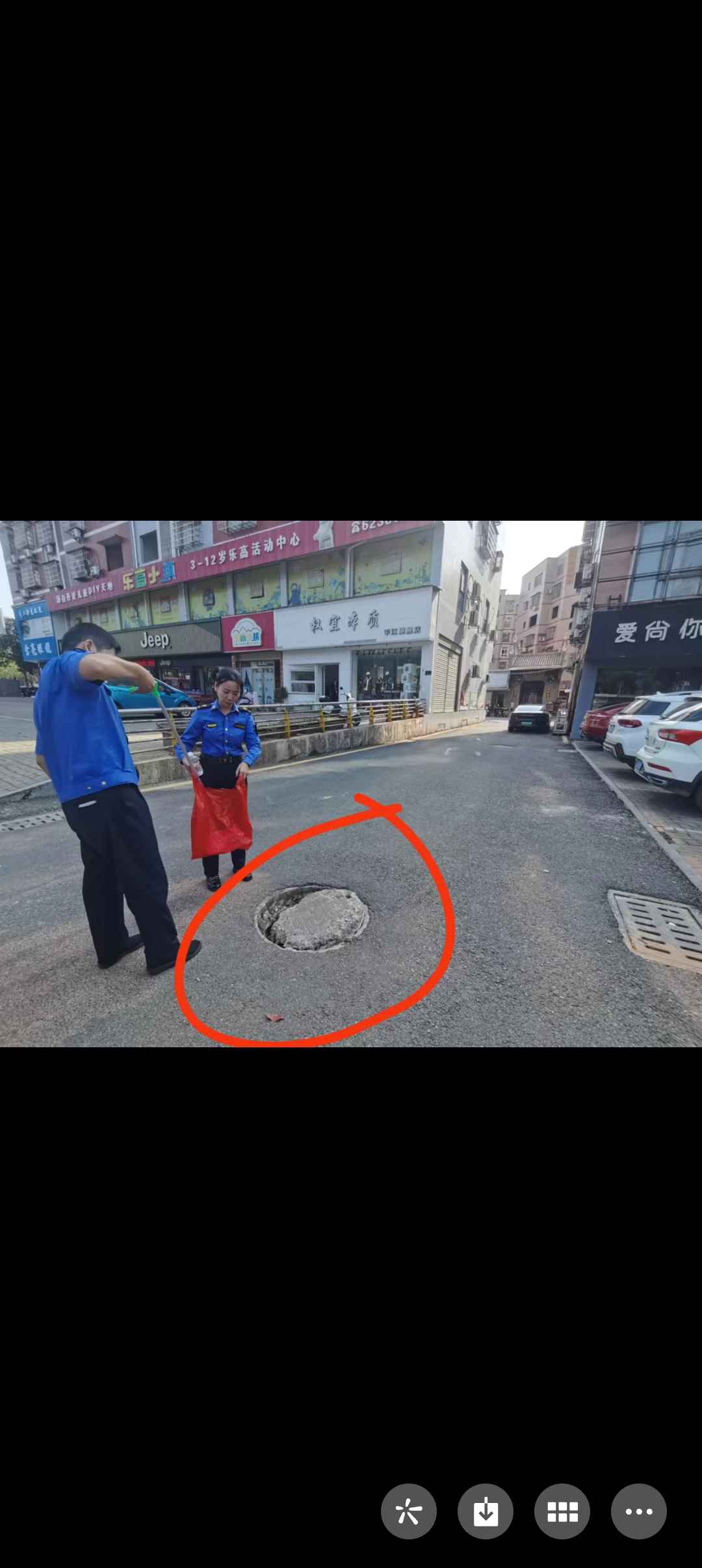 井盖破损坏