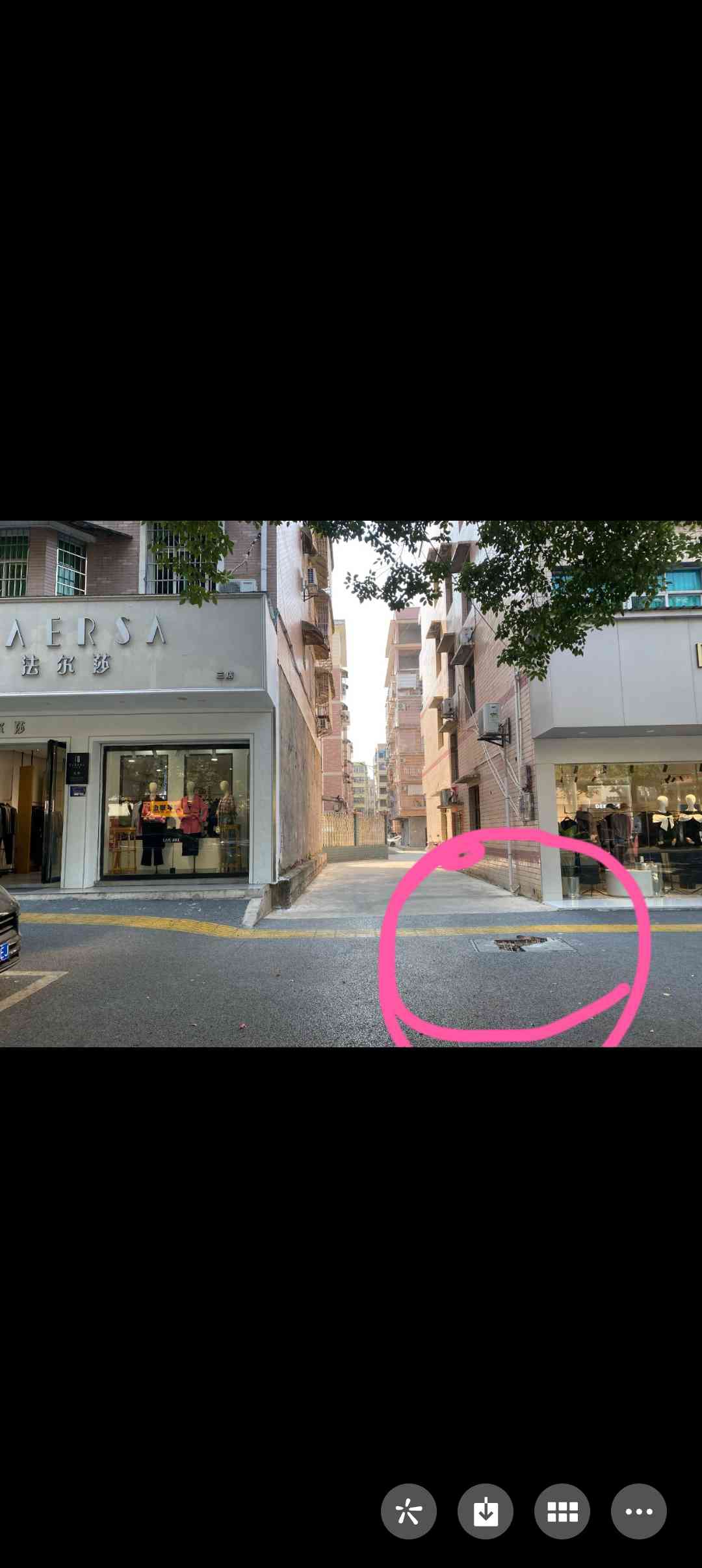 弱电井盖破损