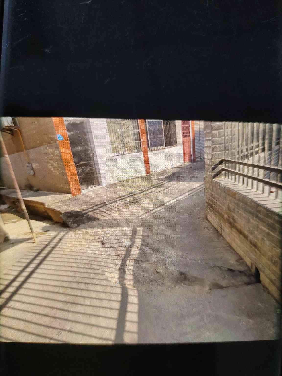 路面，井盖损坏