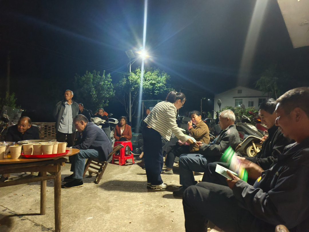 童市镇：开展食品安全星光行动