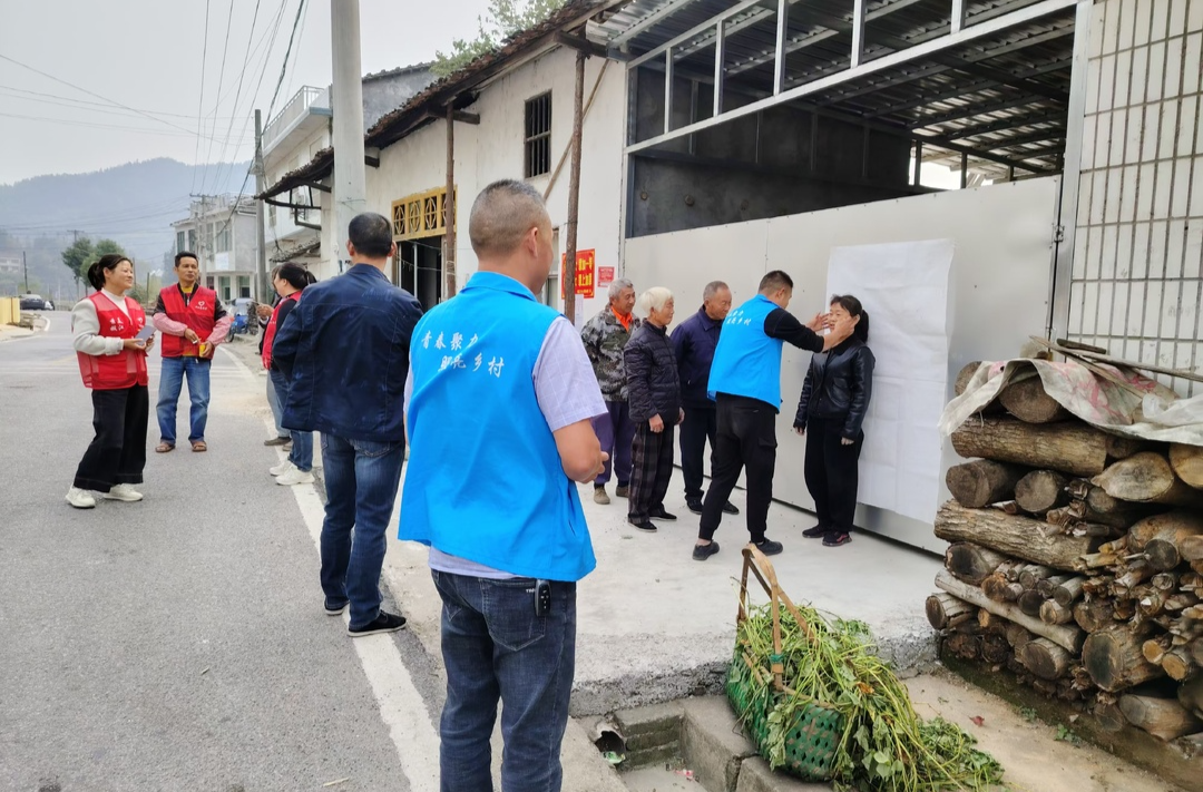 关爱一老一小  最美乡村摄影——板江乡开展公益拍照志愿服务活动
