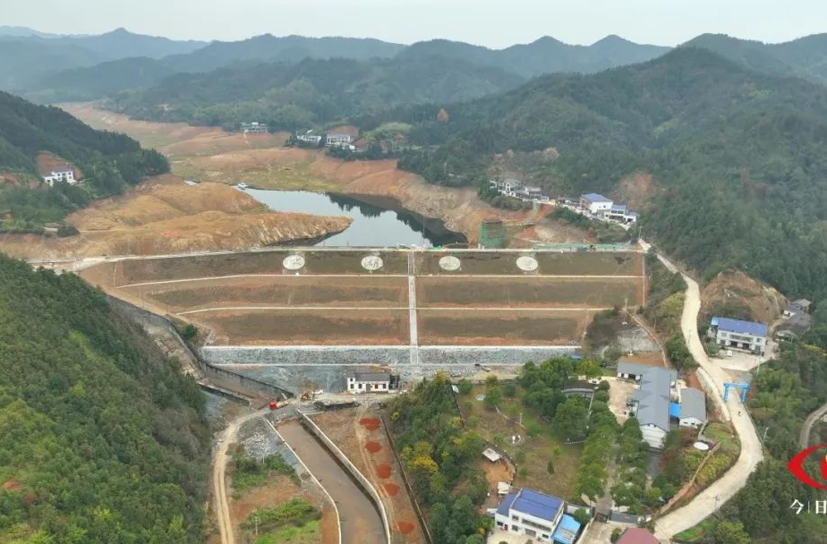 加快施工趕進度！秋湖水庫除險加固項目全速推進