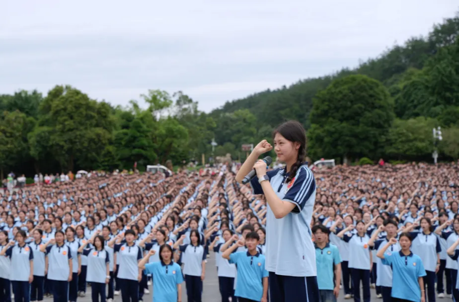 平江县教育局：新年献词｜2025，满载希望，向强挺进