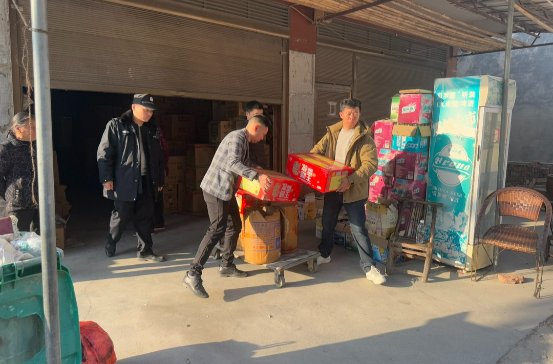 上塔市镇开展烟花爆竹“打非治违”行动
