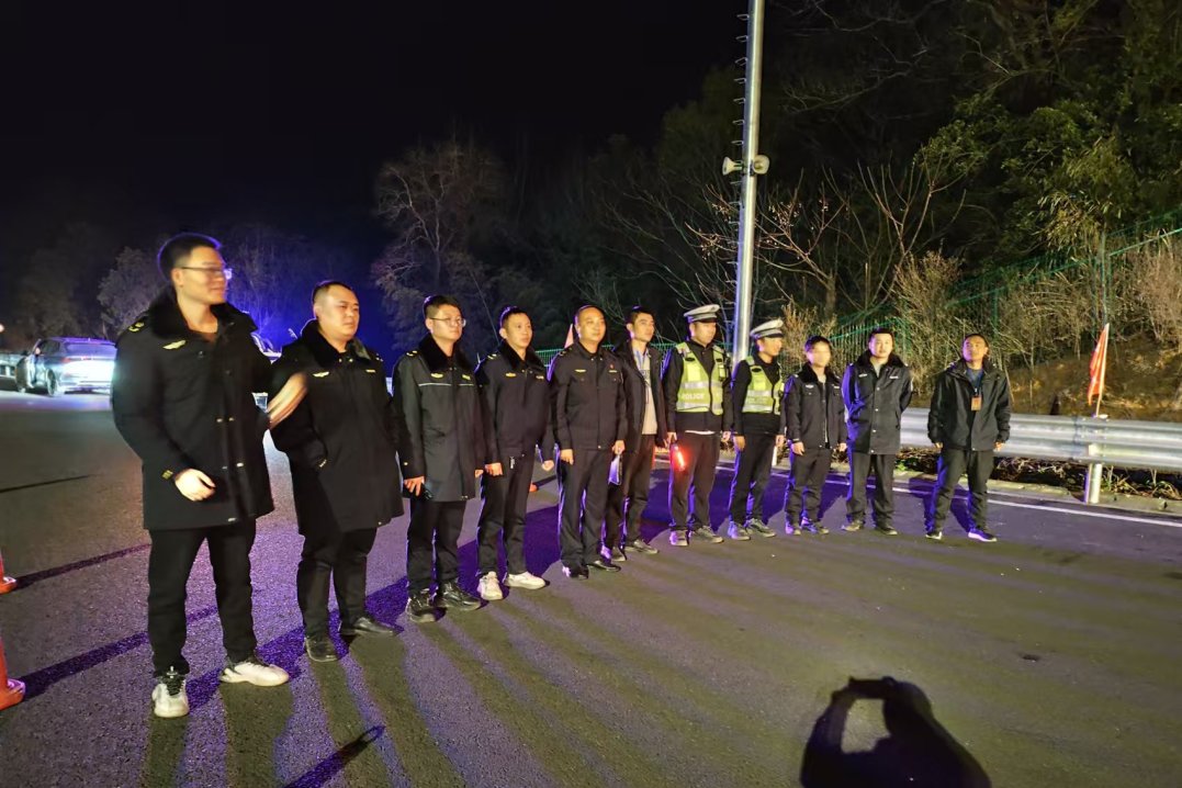 严守岁末安全关 ！加义镇开展烟花爆竹“打非治违”专项整治行动