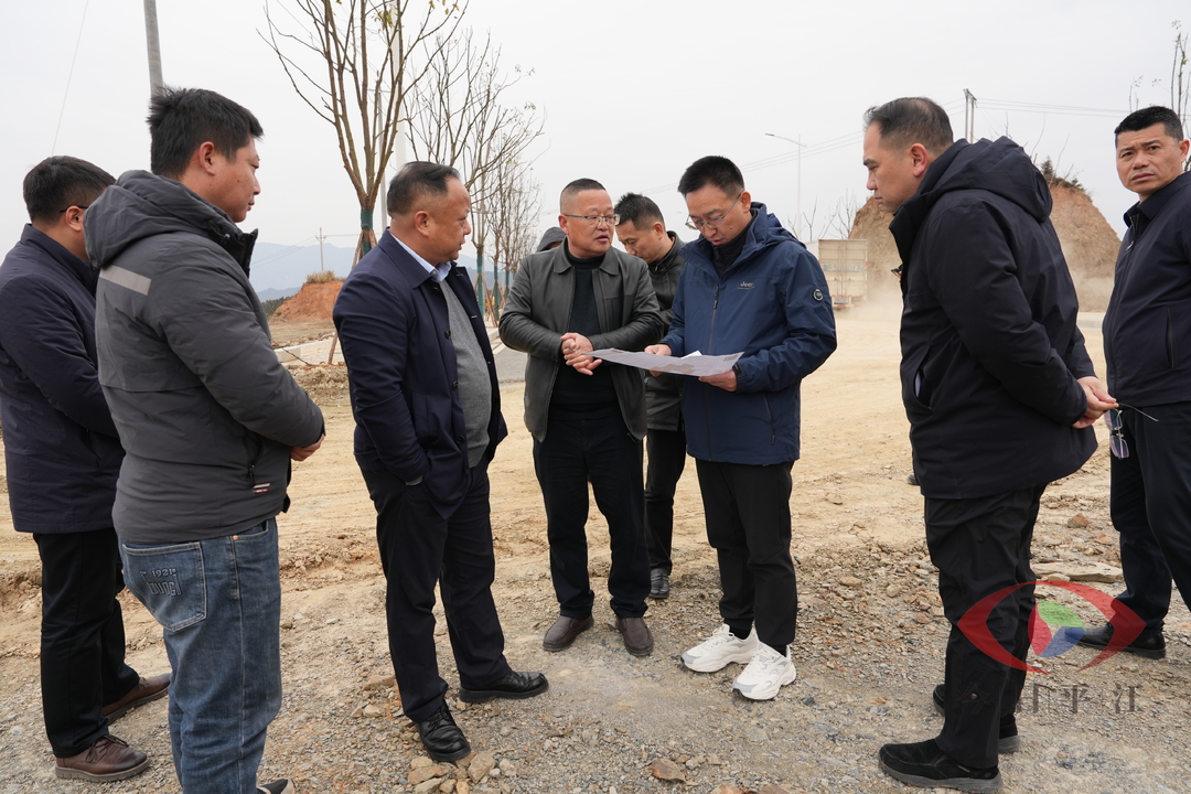 彭方建到余梅工业区和华电平江电厂调研
