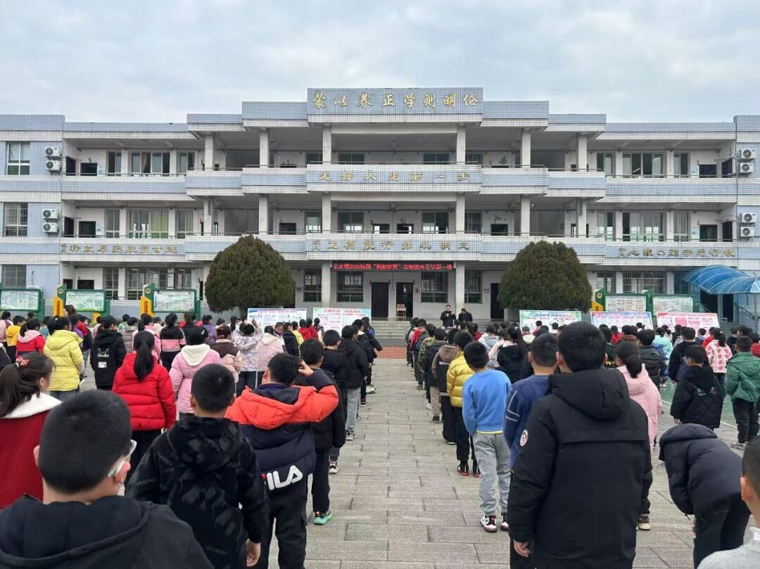 安定镇：法治教育“第一课”,奏响校园平安曲