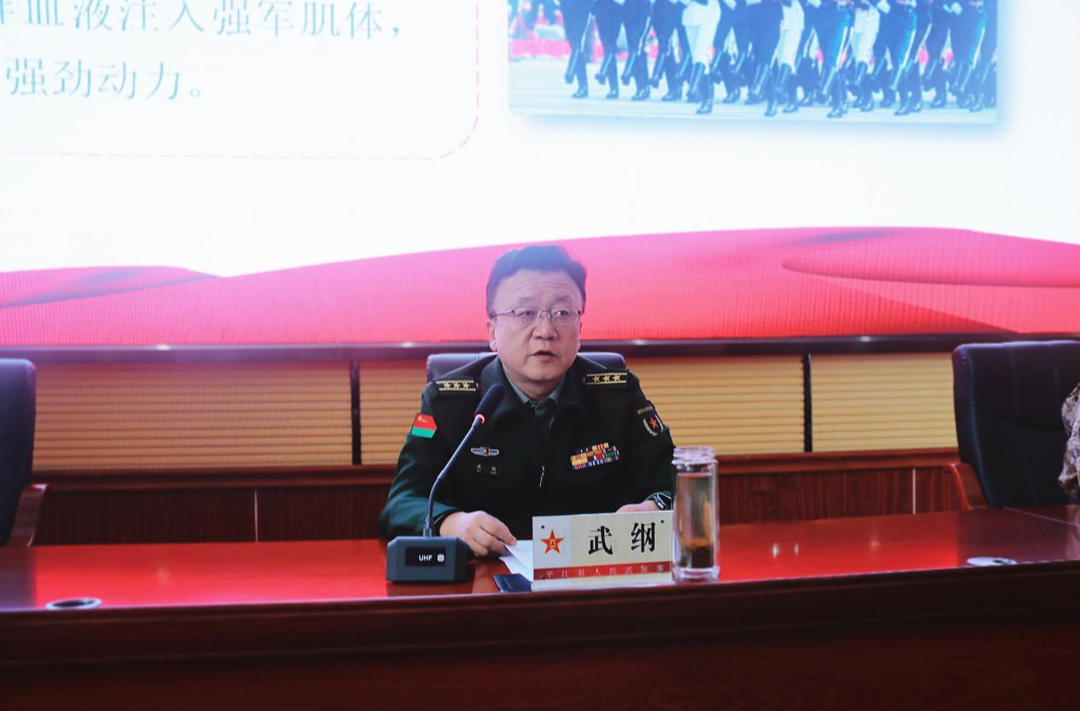 平江熱血新兵齊聚  役前教育激發(fā)戍邊豪情