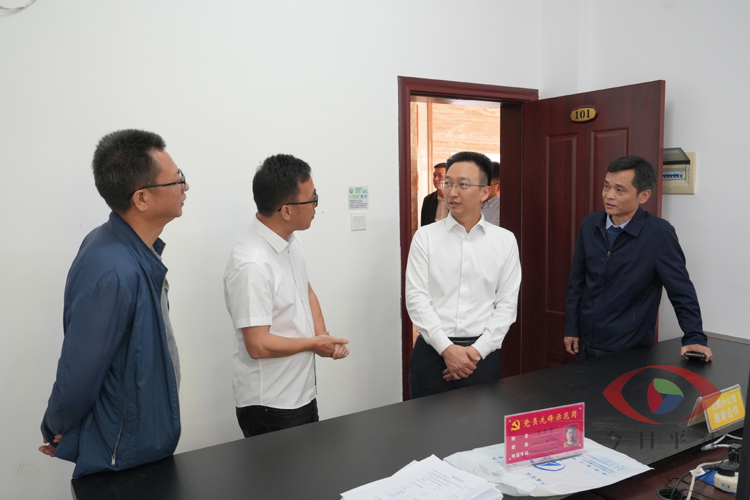 彭方建到县市场监管局、检验检测中心调研