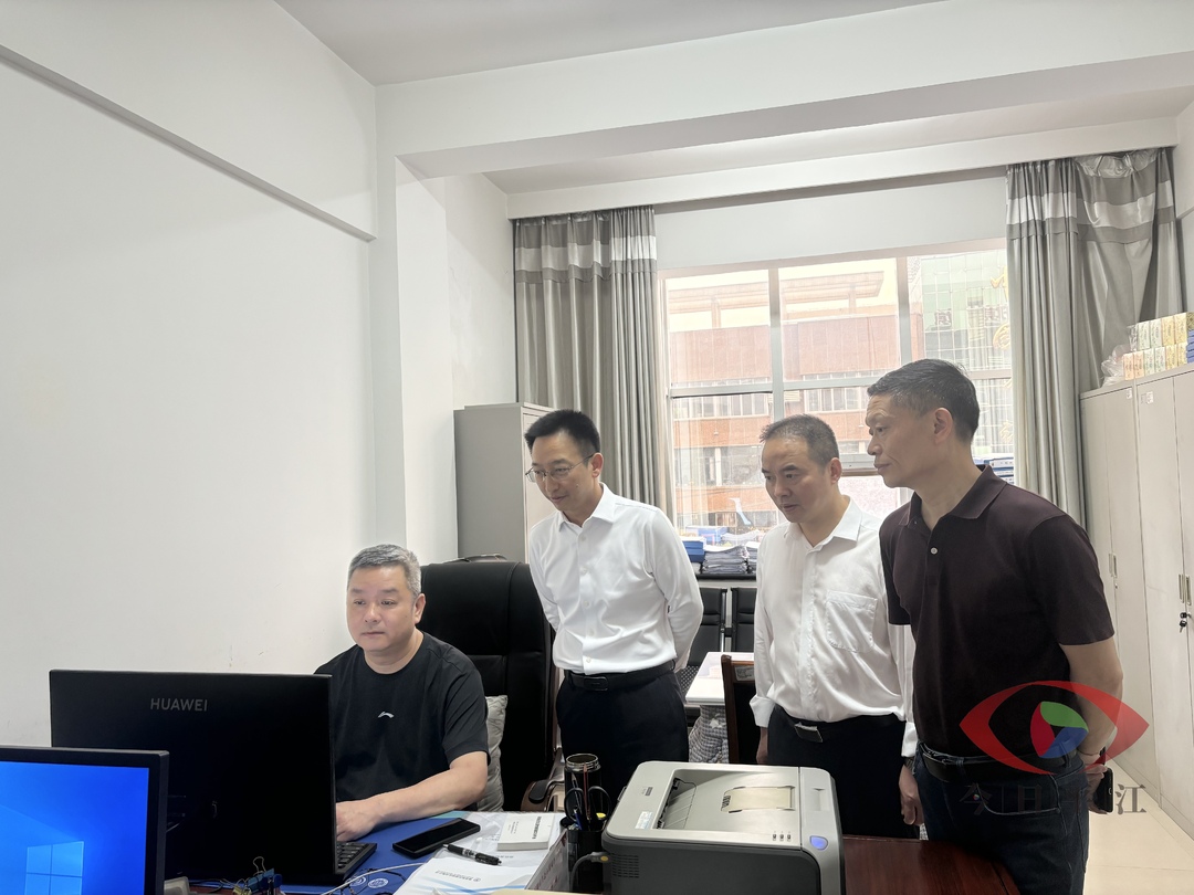彭方建到市生态环境局平江分局调研