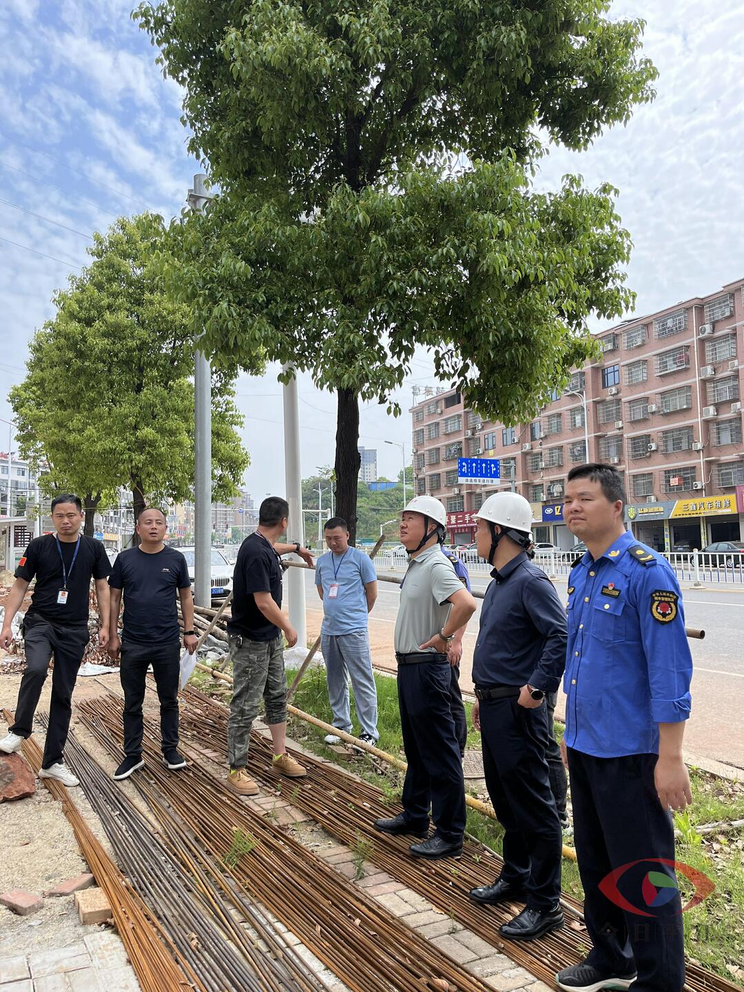 平江县住建局开展安置区在建自建房工程现场安全检查行动