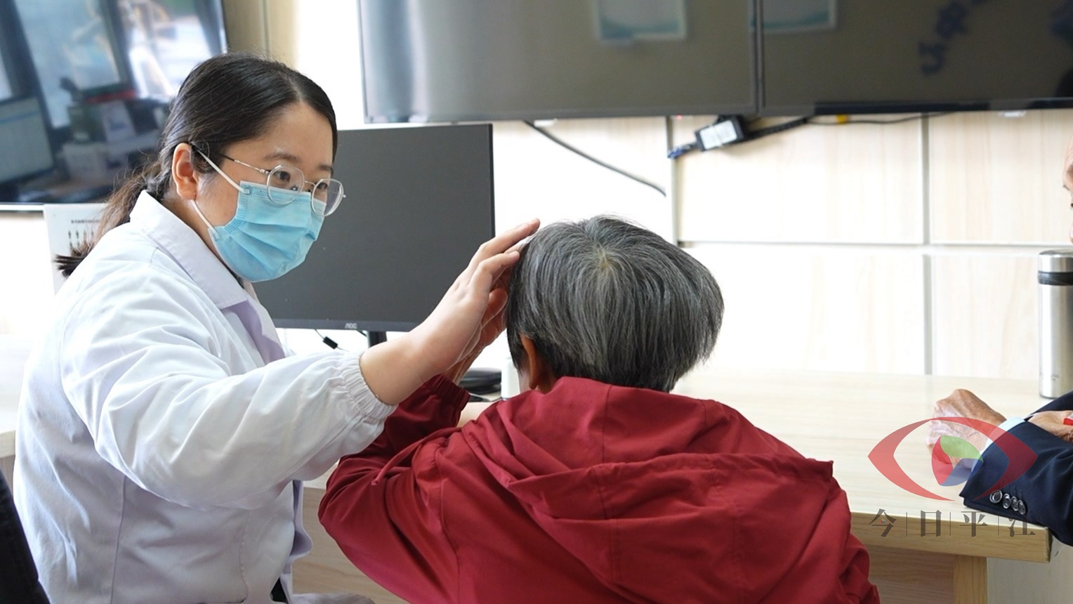 “医”心为民！省级专家下沉平江送健康